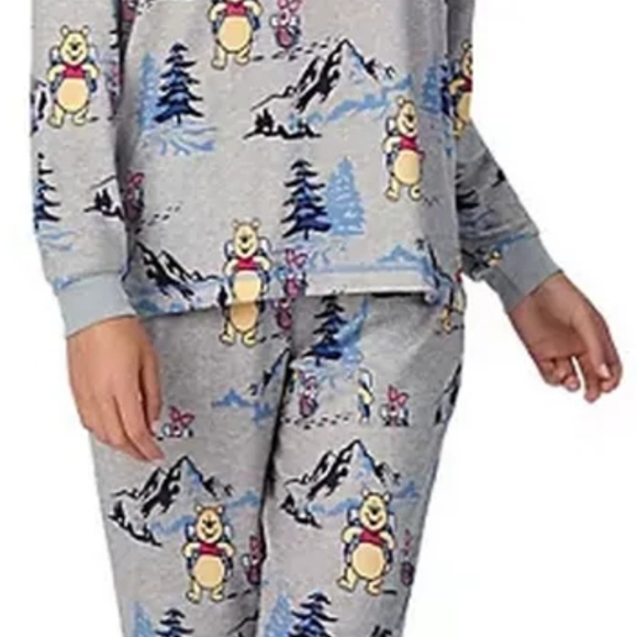 NWT Disney Winnie The Pooh Snow / Mountains PJ's Size XL - Picture 6 of 9